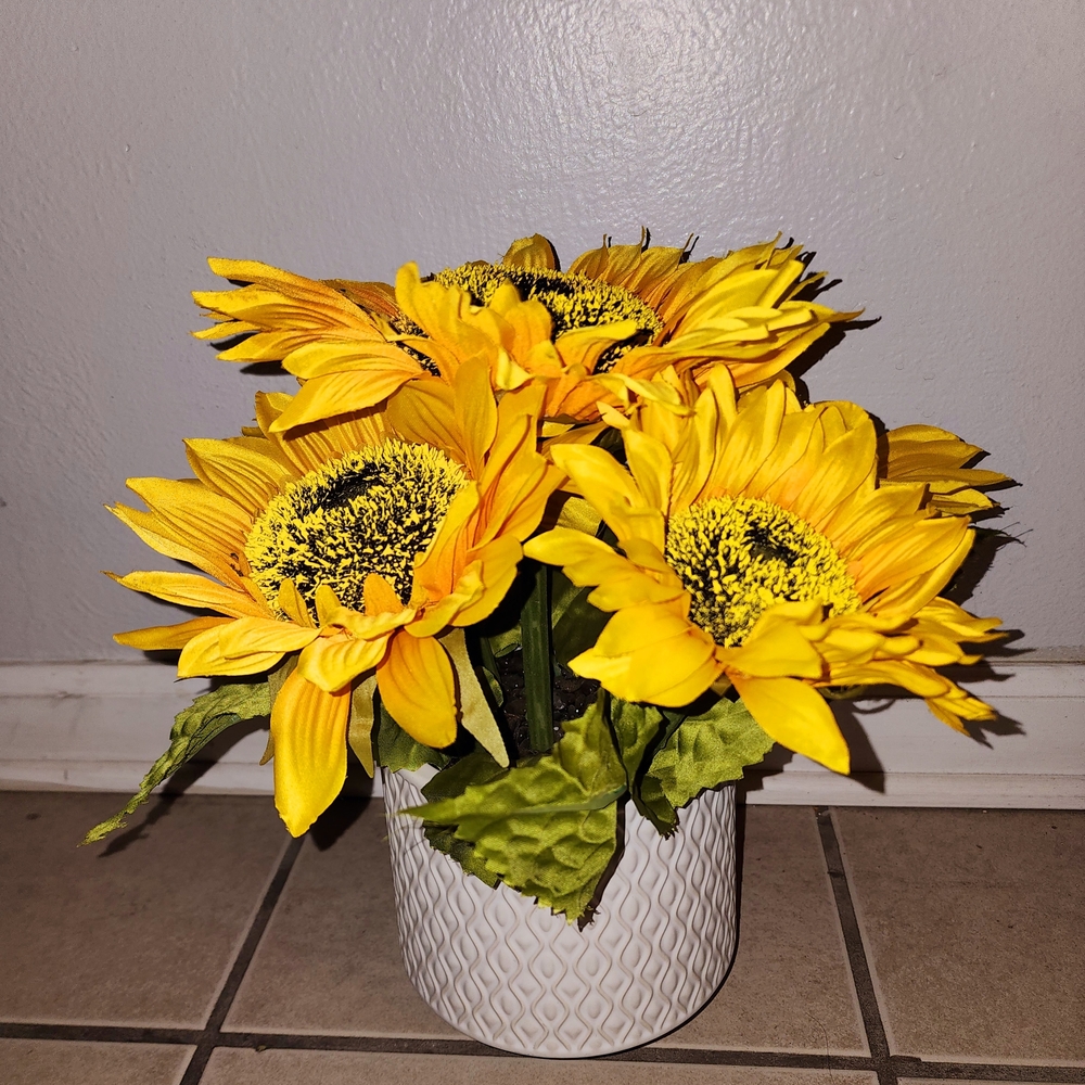 Artificial Sunflowers in White Geometric Ceramic Pot Faux Silk Floral Decor NEW
